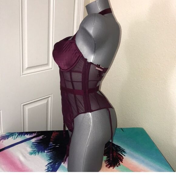 VICTORIA'S SECRET LINGERIE TEDDY BODYSUIT LIGHT PADDED UNDERWIRE. NWT - Picture 3 of 7